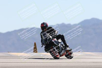 media/Oct-13-2025-Moto Forza (Mon) [[a66d839500]]/3-B Group/Session 4 (Turn 9)/